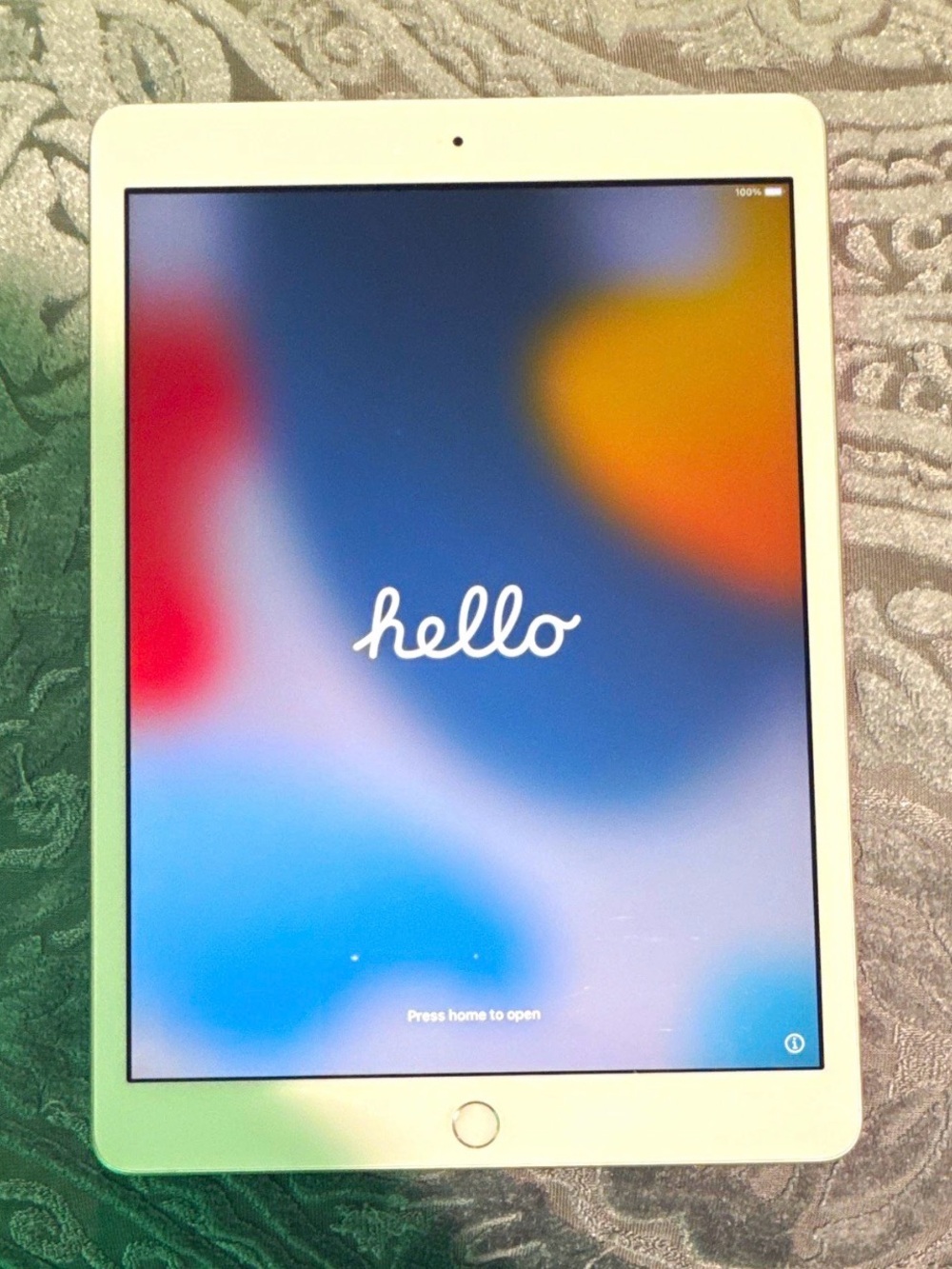 Apple iPad 7th Generation (10.2 in) 32GB Storage Capacity Silver
